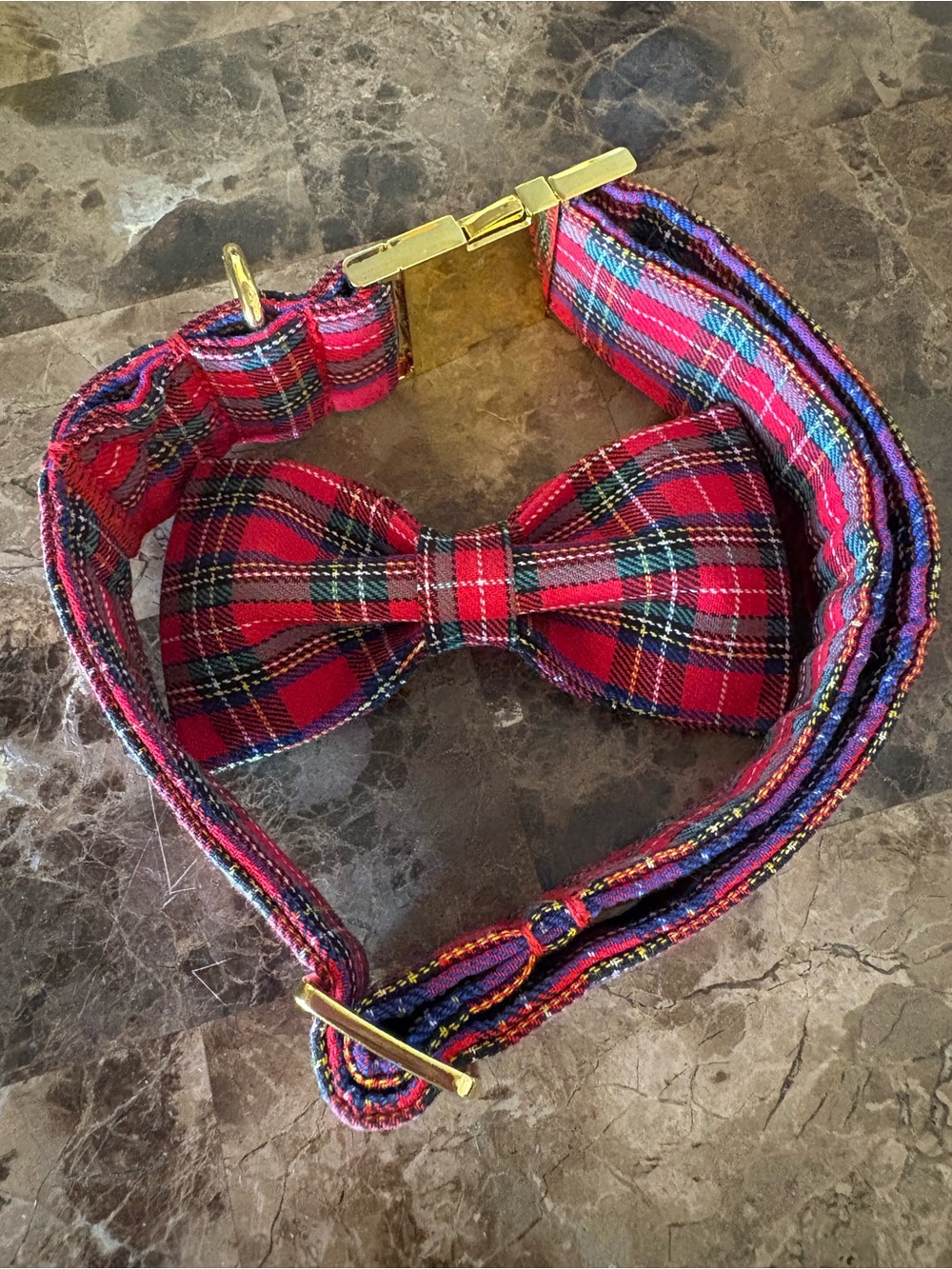 Christmas NWT Dog Collar with Bow Tie Plaid for X-Large Dog with gold hardware. - Picture 5 of 8
